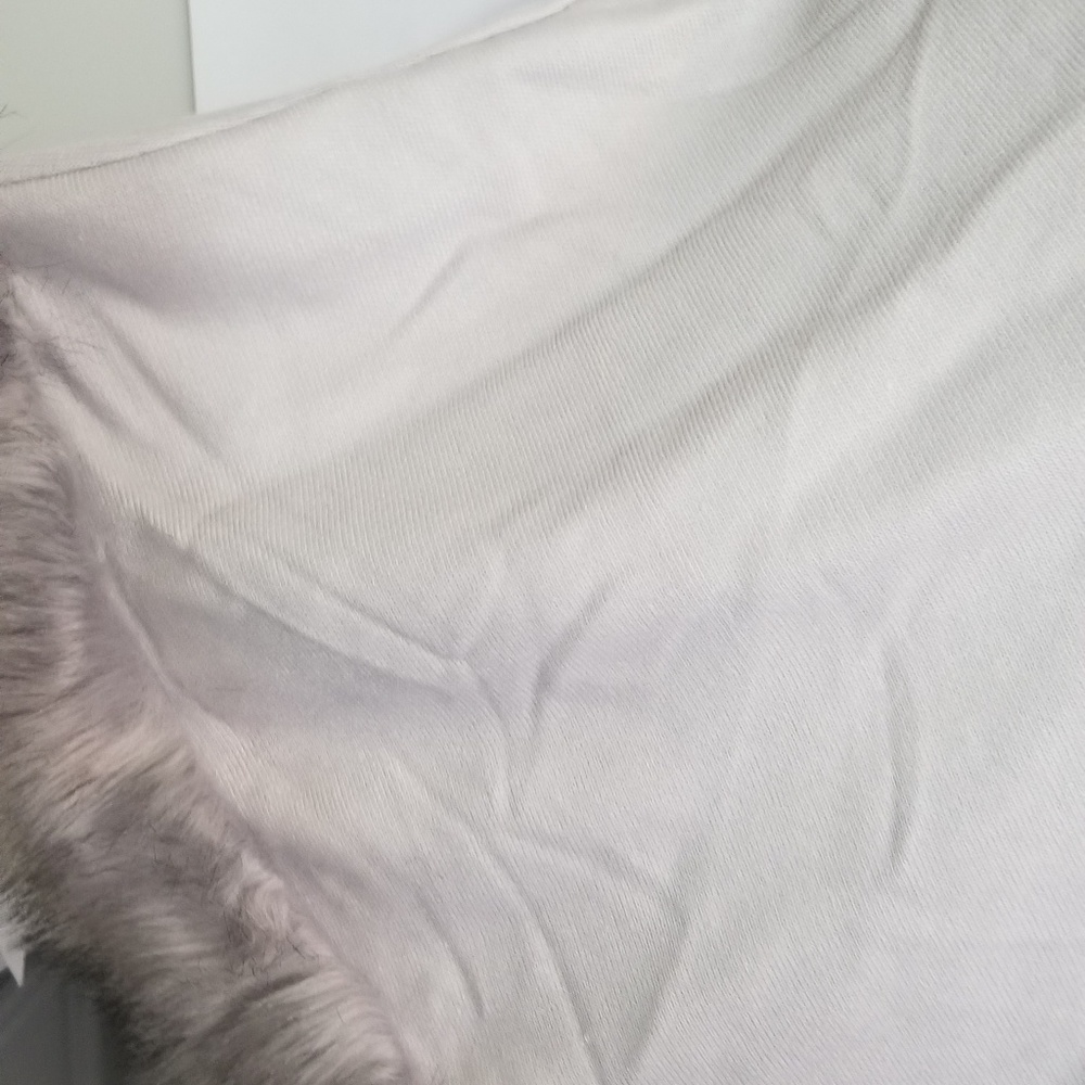 Gray Faux Fur Poncho SALE - Picture 4 of 4